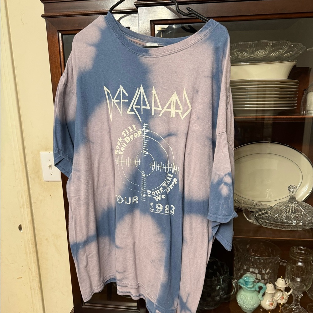 Def Leoppard t shirt purple/blue size 2x
